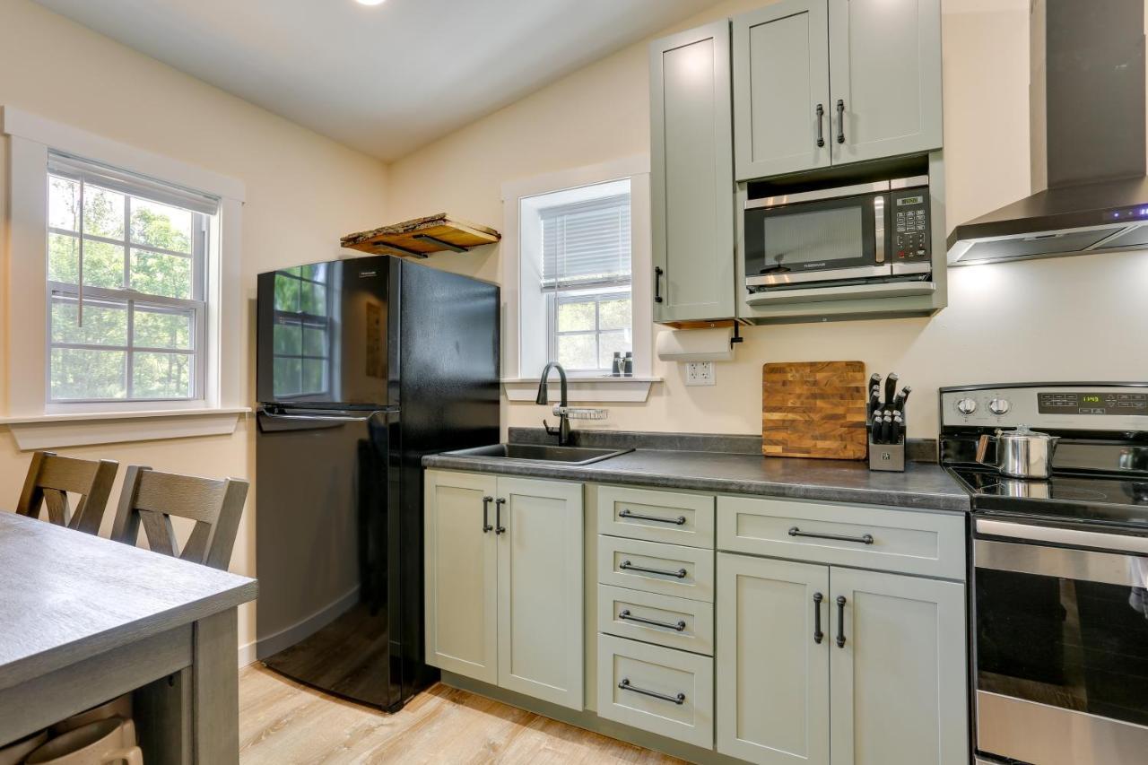 Secluded Poconos Cabin With Fire Pit On 75 Acres! East Stroudsburg Buitenkant foto