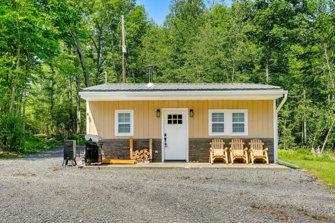 Secluded Poconos Cabin With Fire Pit On 75 Acres! East Stroudsburg Buitenkant foto