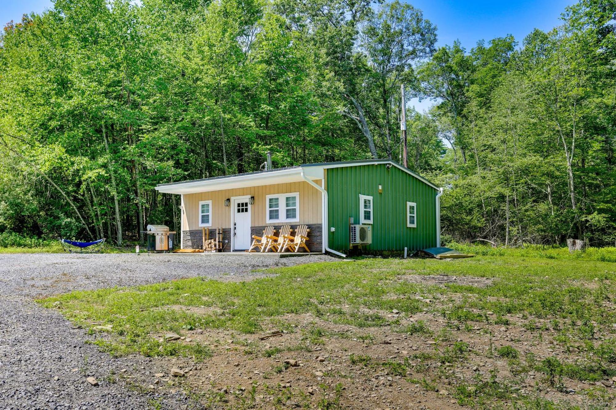 Secluded Poconos Cabin With Fire Pit On 75 Acres! East Stroudsburg Buitenkant foto